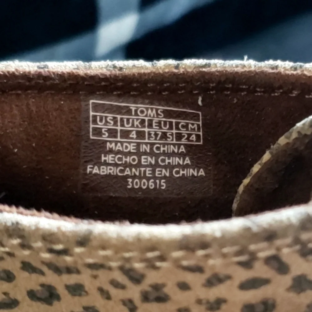 TOMS suede desert wedge cheetah